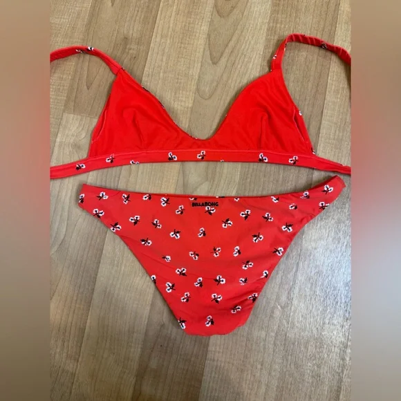 Billabong Red Floral Bikini Size Small - Picture 2 of 3